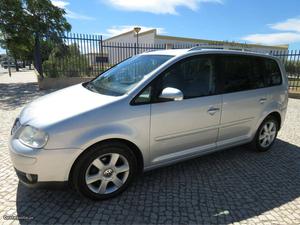 VW Touran Highline Janeiro/04 - à venda - Ligeiros