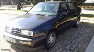 VW Vento 1.6 cl Outubro/94 - à venda - Ligeiros