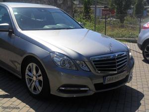 Mercedes-Benz E  CDI Elegance Julho/11 - à venda -