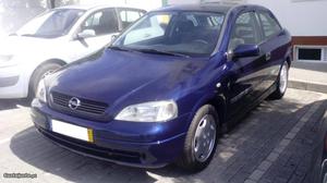 Opel Astra 1.7 DTI Novembro/01 - à venda - Comerciais /