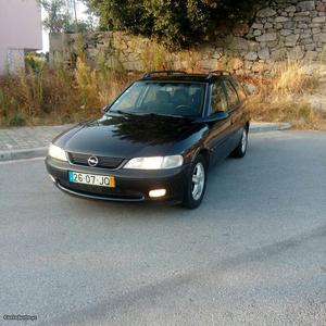 Opel Vectra 1.6 cd Fevereiro/98 - à venda - Ligeiros