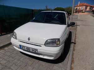 Renault Clio 1.2 de 5 portas Fevereiro/97 - à venda -