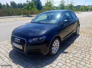 Audi A1 1.6 TDI Fevereiro/13 - à venda - Ligeiros