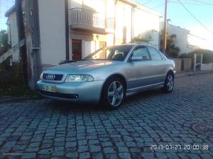 Audi A4 Audi 1.9 TDI 110cv Janeiro/98 - à venda - Ligeiros