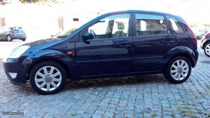 Ford Fiesta 1.25 GUIA  KM Março/03 - à venda -