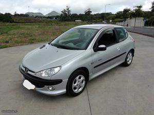 Peugeot 206 Quiksilver 85mil km Abril/02 - à venda -