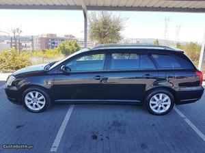 Toyota Avensis SW 2.0 D4D Fevereiro/05 - à venda - Ligeiros