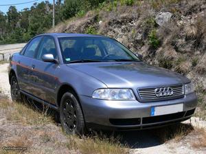 Audi A4 1.6 retomo comercial Outubro/95 - à venda -
