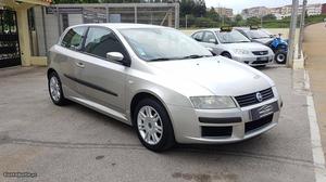 Fiat Stilo 1.6 sport Agosto/02 - à venda - Ligeiros