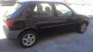 Ford Fiesta 1.25 Techno Abril/97 - à venda - Ligeiros