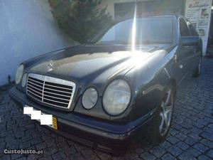 Mercedes-Benz E 200 E 200 CDI Avantgard Junho/99 - à venda