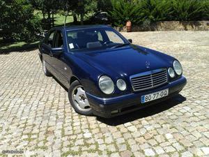 Mercedes-Benz E 200 elegance Junho/96 - à venda - Ligeiros