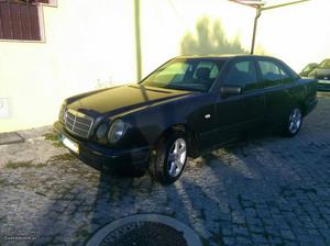 Mercedes-Benz E 220 D classic f/extras Abril/96 - à venda -