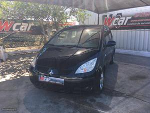 Mitsubishi Colt 1.1 Outubro/05 - à venda - Ligeiros