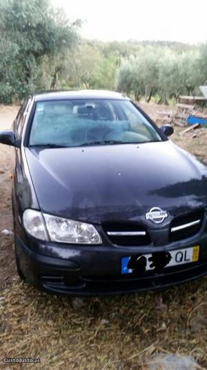 Nissan Almera 1.5 i Outubro/00 - à venda - Ligeiros