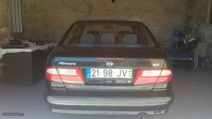 Nissan Almera sedam 5 portas Março/98 - à venda - Ligeiros