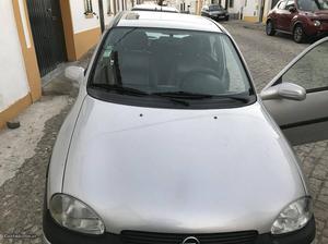 Opel Corsa 1.4i 16v Março/98 - à venda - Ligeiros