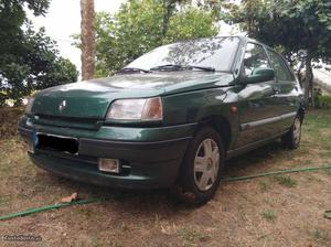 Renault Clio Versão I Junho/95 - à venda - Ligeiros