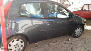 Fiat Punto jtd 1.9 Agosto/01 - à venda - Ligeiros