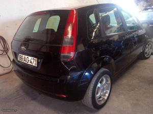 Ford Fiesta 1.2 de 5 portas Julho/05 - à venda - Ligeiros