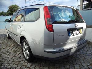 Ford Focus Station 1.4i Sport Maio/05 - à venda - Ligeiros