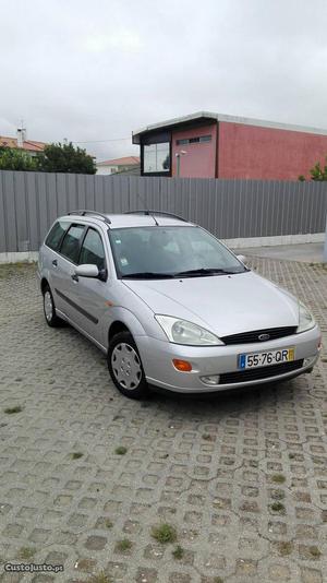 Ford Focus staion 1.4Gasolina IMPECÁVEL Novembro/00 - à