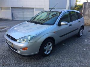 Ford Focus v Janeiro/00 - à venda - Ligeiros