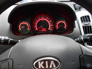 Kia Ceed 1.6 CRDI Julho/11 - à venda - Ligeiros