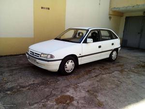 Opel Astra 1.4 Novembro/93 - à venda - Ligeiros