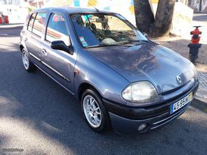 Renault Clio 1.2 D/Assistida Fevereiro/99 - à venda -