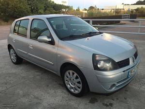 Renault Clio 1.5 dci Agosto/02 - à venda - Ligeiros