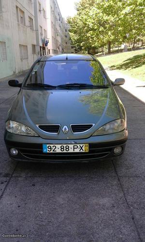 Renault Mégane rxe Julho/00 - à venda - Ligeiros