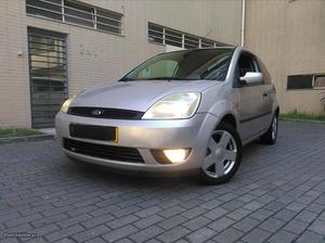 Ford Fiesta 1.4tdci sportvan Maio/05 - à venda - Ligeiros