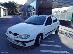 Renault Mégane V RXE Abril/01 - à venda - Ligeiros