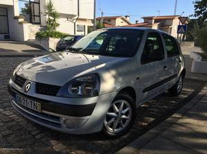 Renault clio 1.5 dci 5 lugares aceito retoma Maio/02 - à