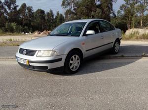 VW Passat 1.9TDi 110cv Outubro/96 - à venda - Ligeiros