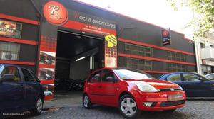 Ford Fiesta 1.25 AC Ghia Julho/04 - à venda - Ligeiros