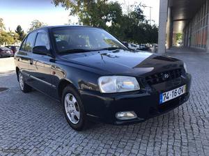 Hyundai Accent 1.3LS A/C 1Reg Janeiro/00 - à venda -