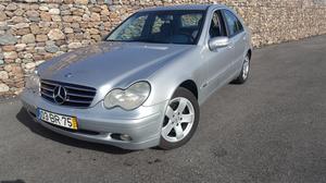  Mercedes-Benz Classe C C 220 CDi Classic (143cv) (4p)