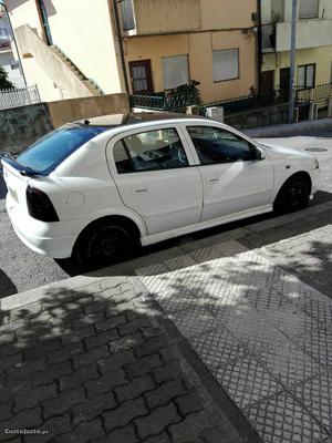 Opel Astra 1.4 club Março/00 - à venda - Ligeiros