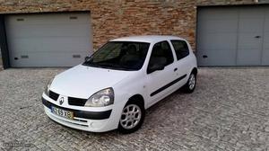 Renault Clio 1.5 Fevereiro/04 - à venda - Comerciais / Van,