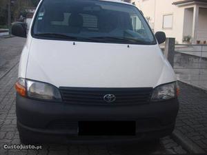 Toyota HiAce 2.5 D4D COMBI Março/06 - à venda - Ligeiros