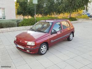 Renault Clio 1.2 Dir Assistida JE Março/95 - à venda -