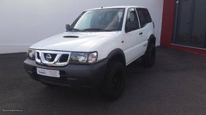 Nissan Terrano 2 LUG Agosto/03 - à venda - Ligeiros