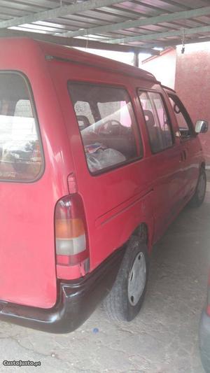 Nissan Vanette 5lug de 96 boua Maio/96 - à venda - Ligeiros