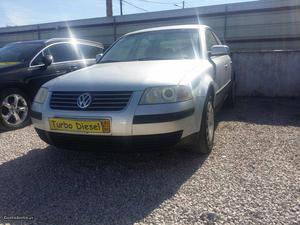 VW Passat 1.9 TDi ConfortLine Maio/02 - à venda - Ligeiros