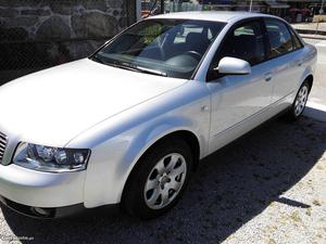 Audi A4 1.6 i  Fevereiro/01 - à venda - Ligeiros