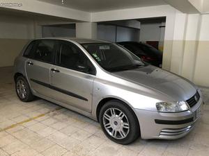 Fiat Stilo V (80 CV) Julho/04 - à venda - Ligeiros