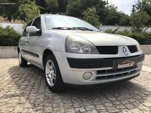 Renault Clio 16V Março/04 - à venda - Ligeiros