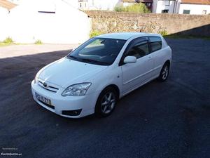 Toyota Corolla 2.0 D4D 116cv Abril/05 - à venda -